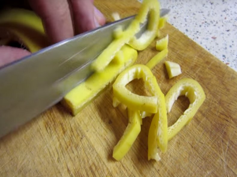 ตัดเปลือกกล้วย