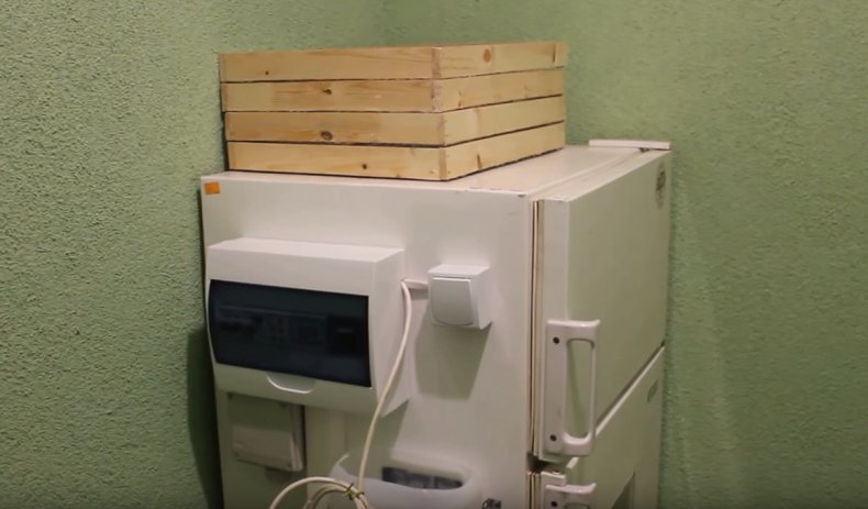 Yarı otomatik tornalama ile bir buzdolabından inkübatör