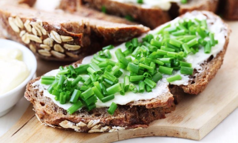 Сендвич са зеленим луком