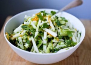 Sarımsaklı salata