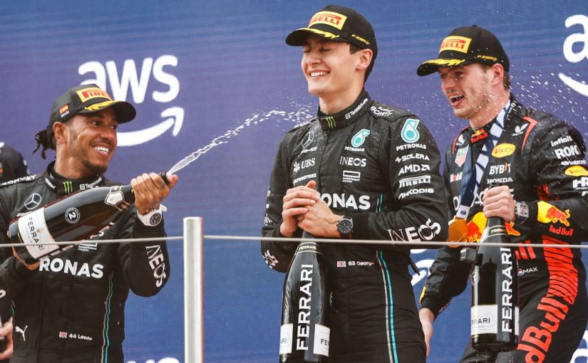 GP Spanyol: Max Verstappen meraih kemenangan dominan saat Lewis Hamilton berada di urutan kedua di tengah perbaikan Mercedes